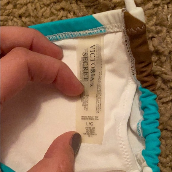 Bikini - Picture 4 of 4